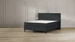 Boxspring Emma Deluxe Classic Vlak Met Gestoffeerd Matras En Poot Zwart
